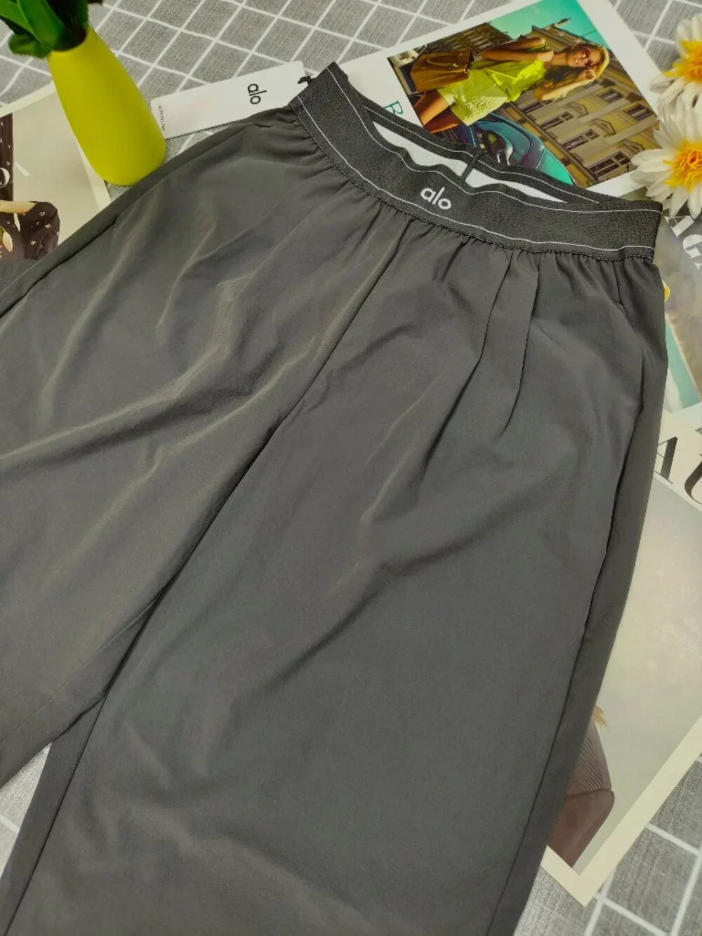 Brand New Alo Yoga💯Comfortable Trouser Deep Gray 30-inch (Regular)🥰
